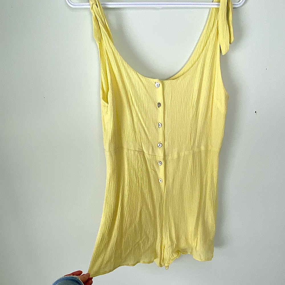Kimchi Blue Yellow Romper 🏝